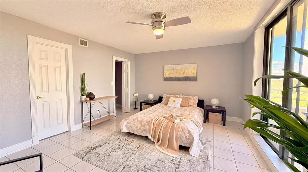 5940 Pelican Bay Plaza S Gulfport FL 33707