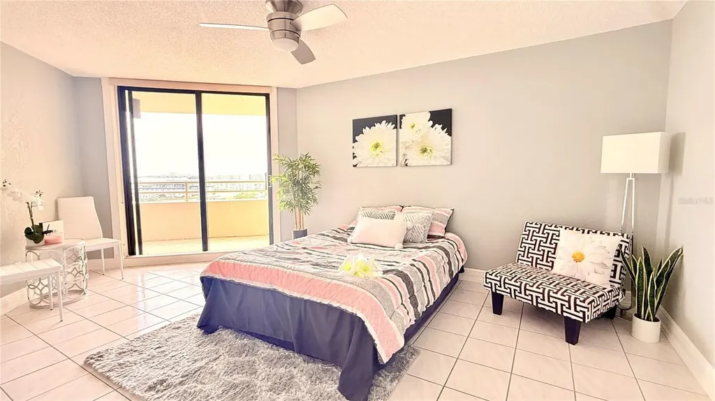 5940 Pelican Bay Plaza S Gulfport FL 33707