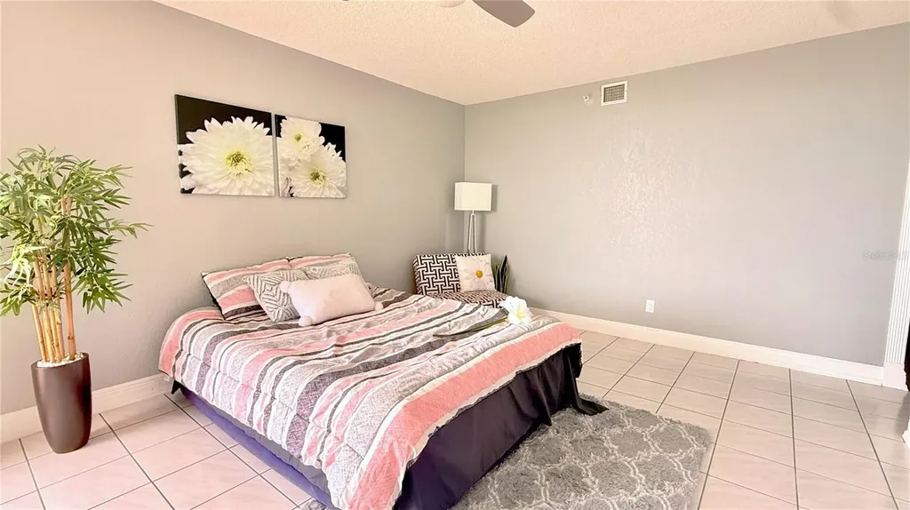 5940 Pelican Bay Plaza S Gulfport FL 33707