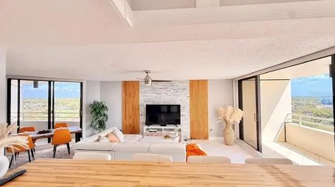 5940 Pelican Bay Plaza S Gulfport FL 33707