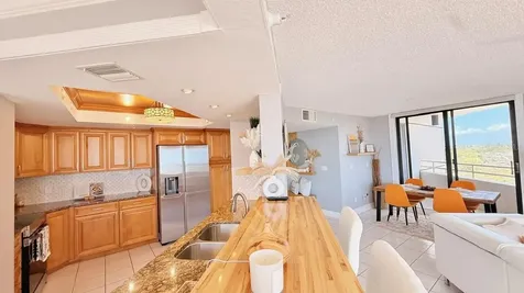 5940 Pelican Bay Plaza S Gulfport FL 33707