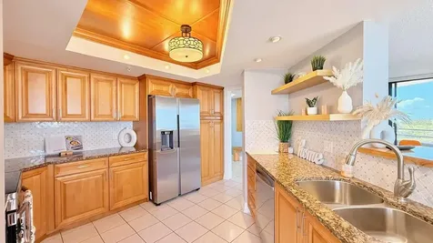 5940 Pelican Bay Plaza S Gulfport FL 33707