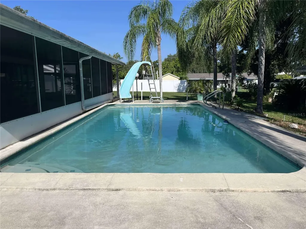 608 Knowles Road Brandon FL 33511
