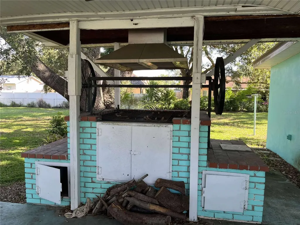 608 Knowles Road Brandon FL 33511