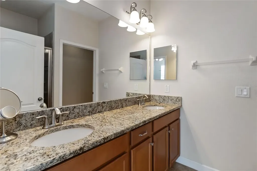 9016 Savannah Magnolia Lane Orlando FL 32832