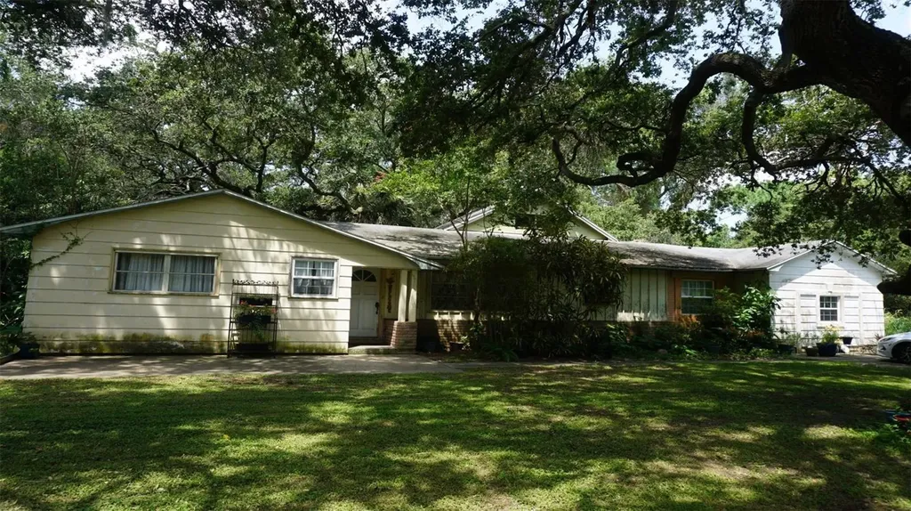 8230 74th Street N Pinellas Park FL 33781
