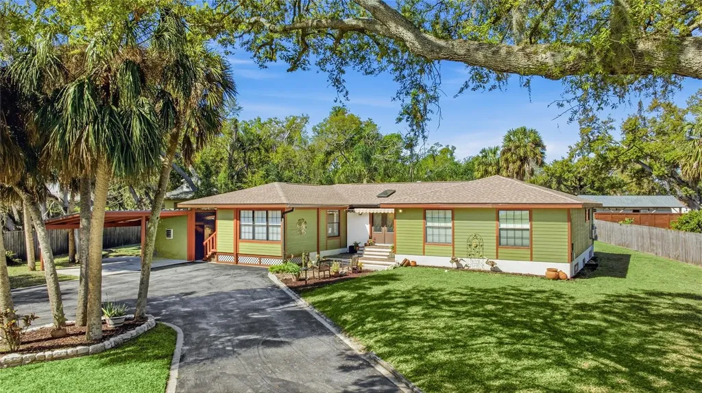 906 Tropical Drive Bradenton FL 34208