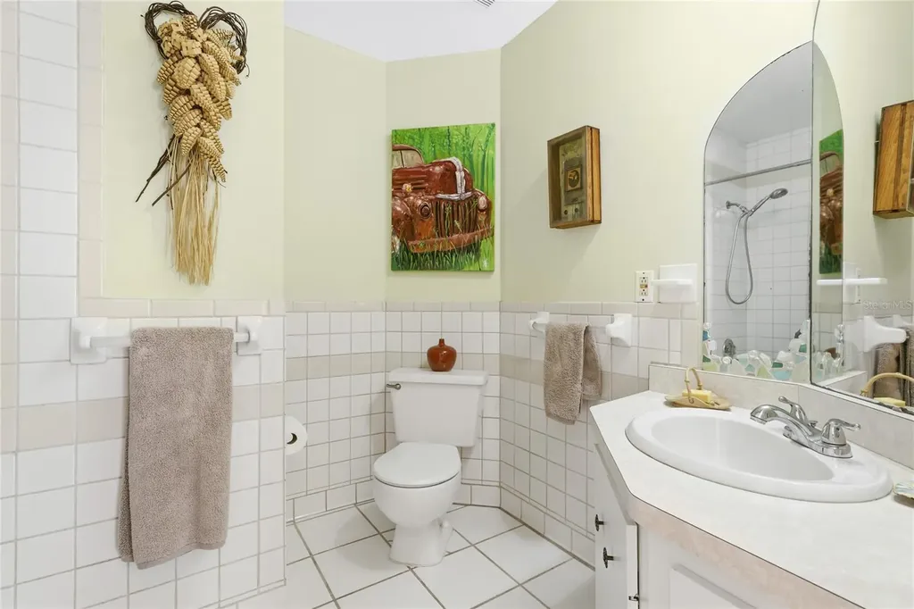 906 Tropical Drive Bradenton FL 34208