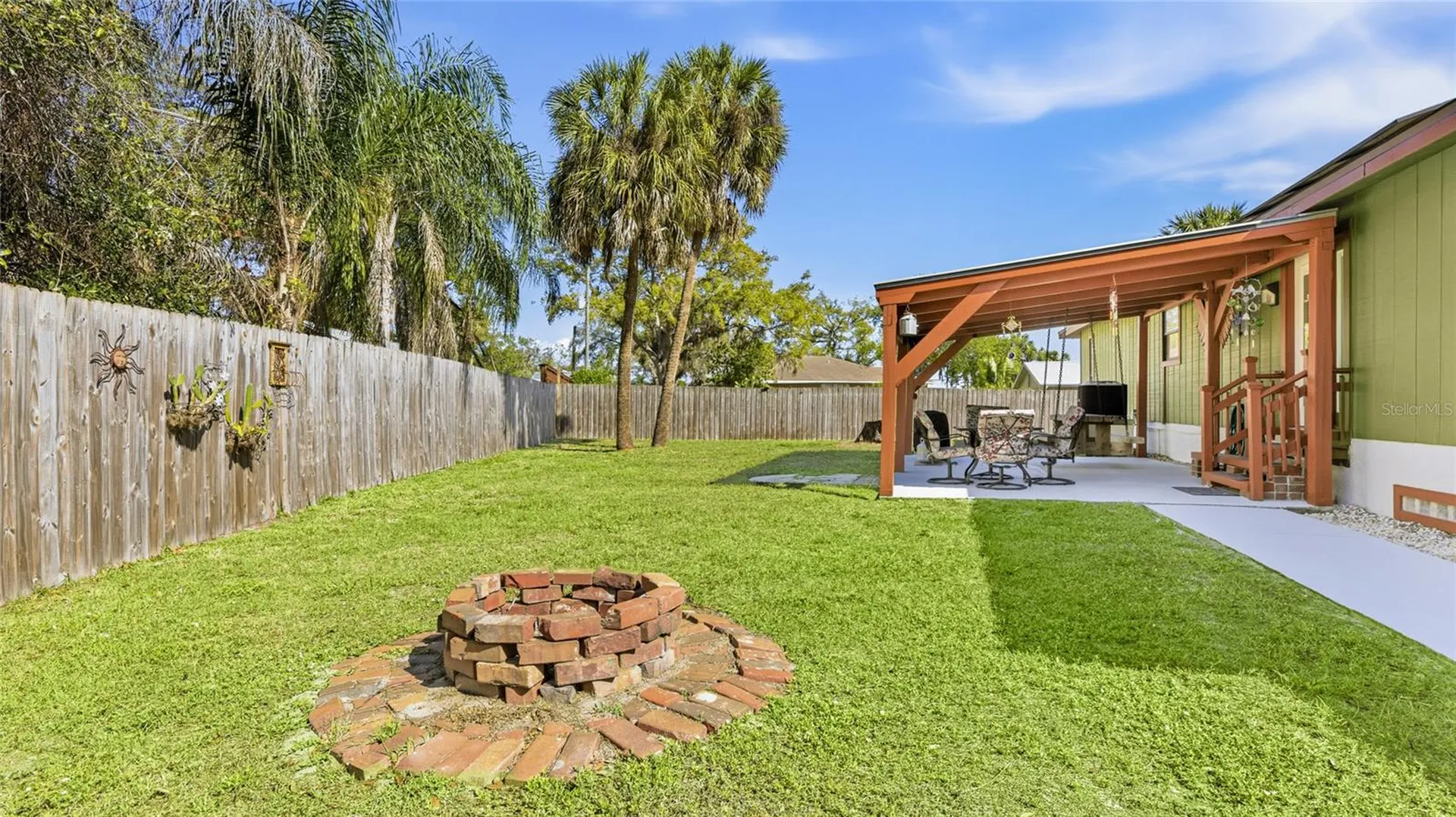 906 Tropical Drive Bradenton FL 34208