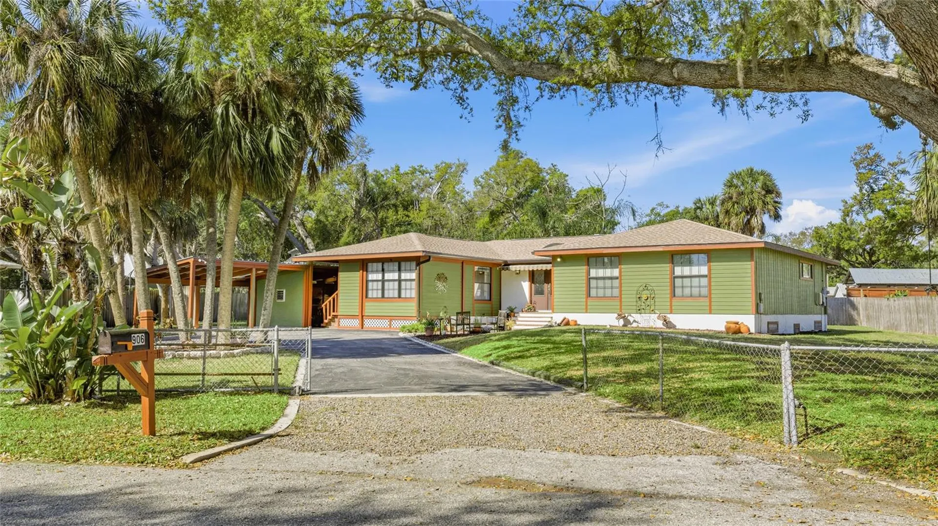 906 Tropical Drive Bradenton FL 34208