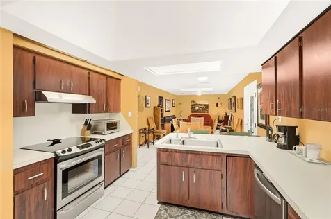 906 Tropical Drive Bradenton FL 34208