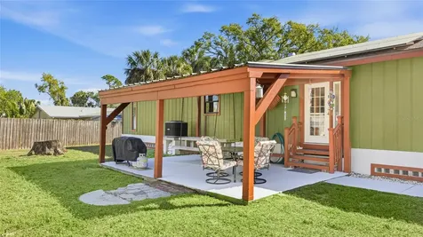 906 Tropical Drive Bradenton FL 34208