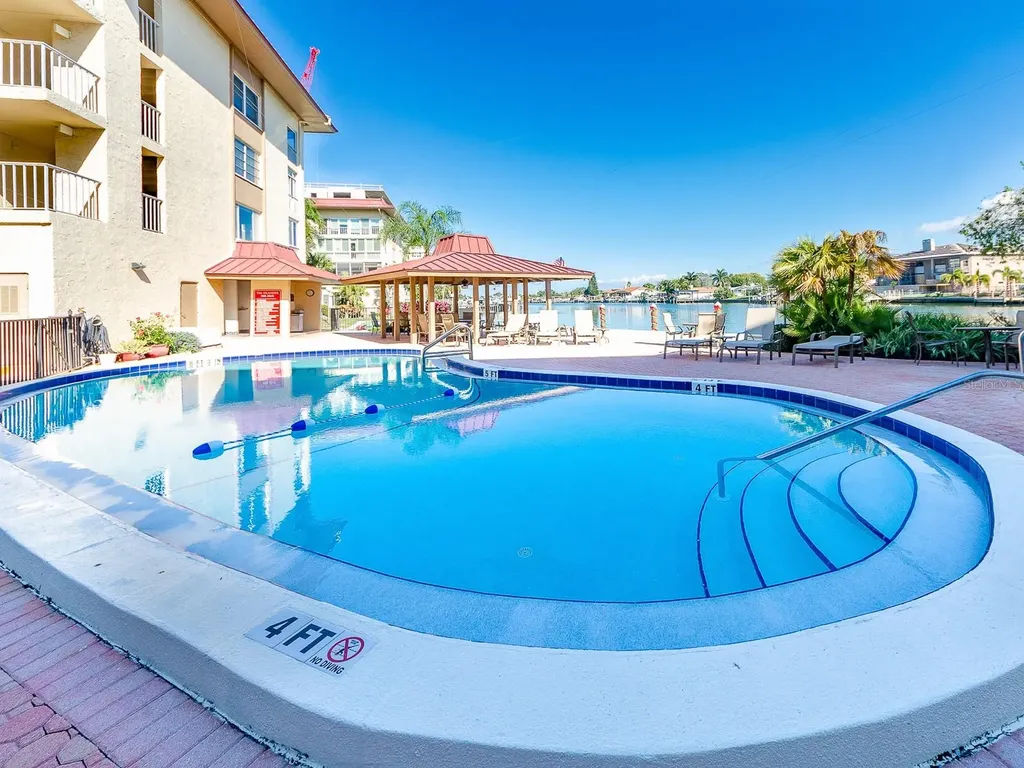 105 Island Way Clearwater FL 33767