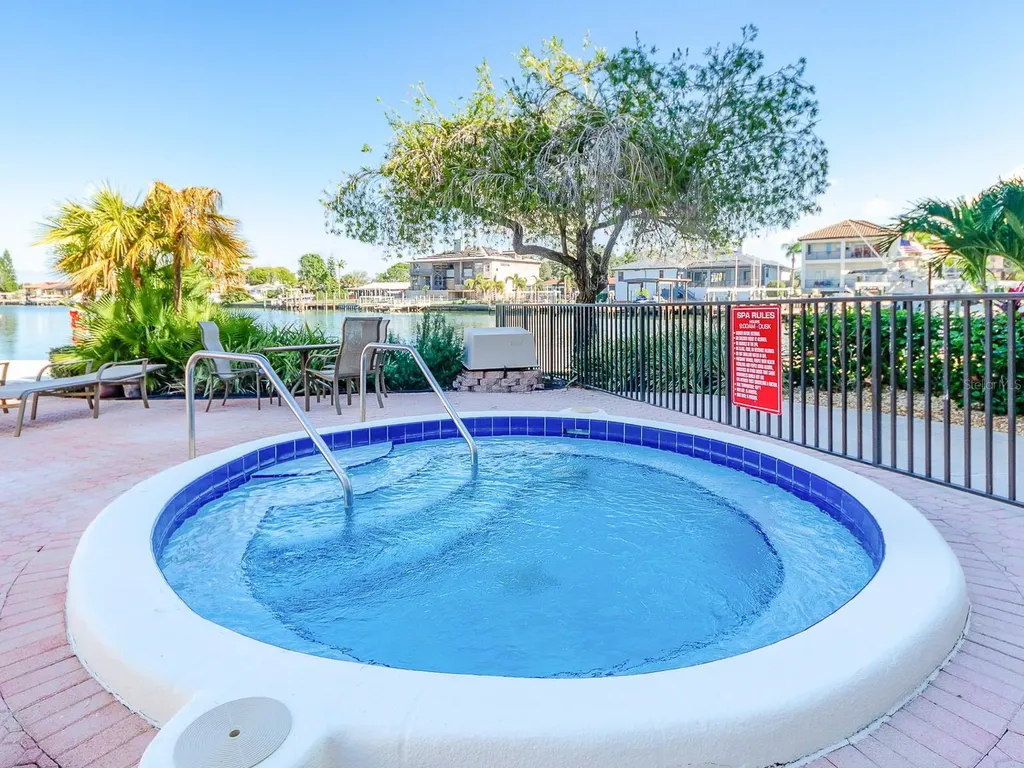 105 Island Way Clearwater FL 33767