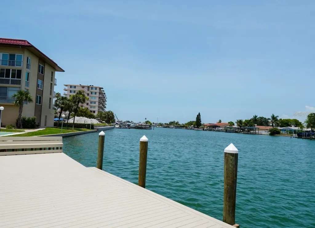 105 Island Way Clearwater FL 33767