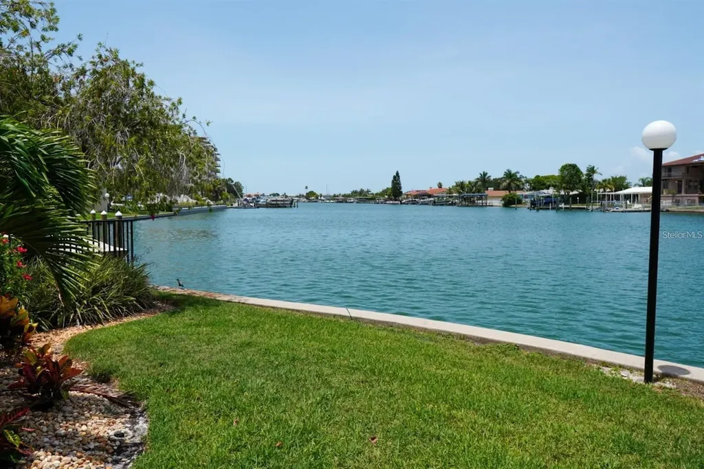 105 Island Way Clearwater FL 33767