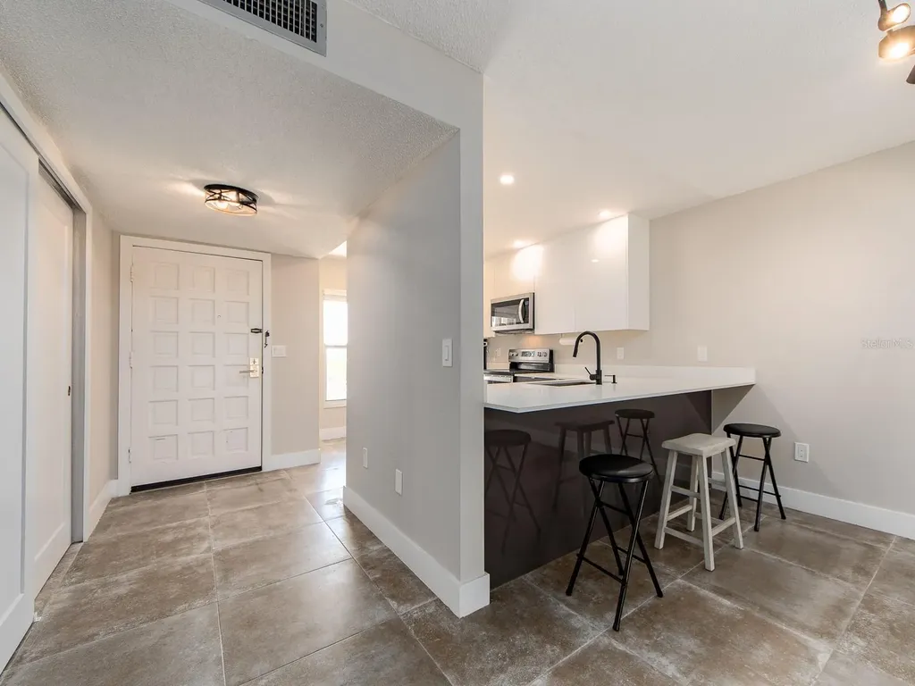 105 Island Way Clearwater FL 33767