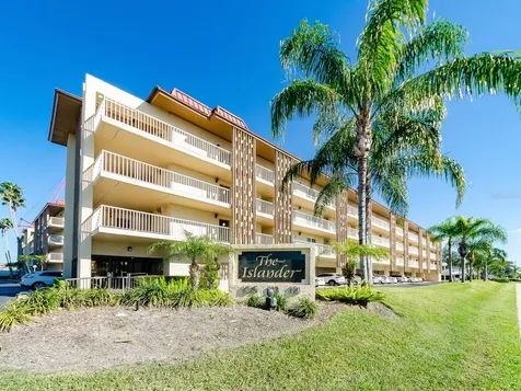 105 Island Way Clearwater FL 33767