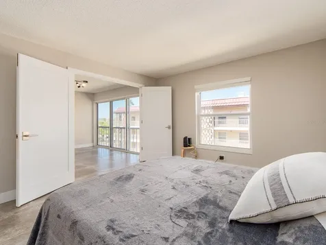 105 Island Way Clearwater FL 33767