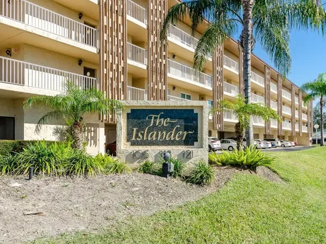 105 Island Way Clearwater FL 33767