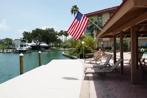 105 Island Way Clearwater FL 33767