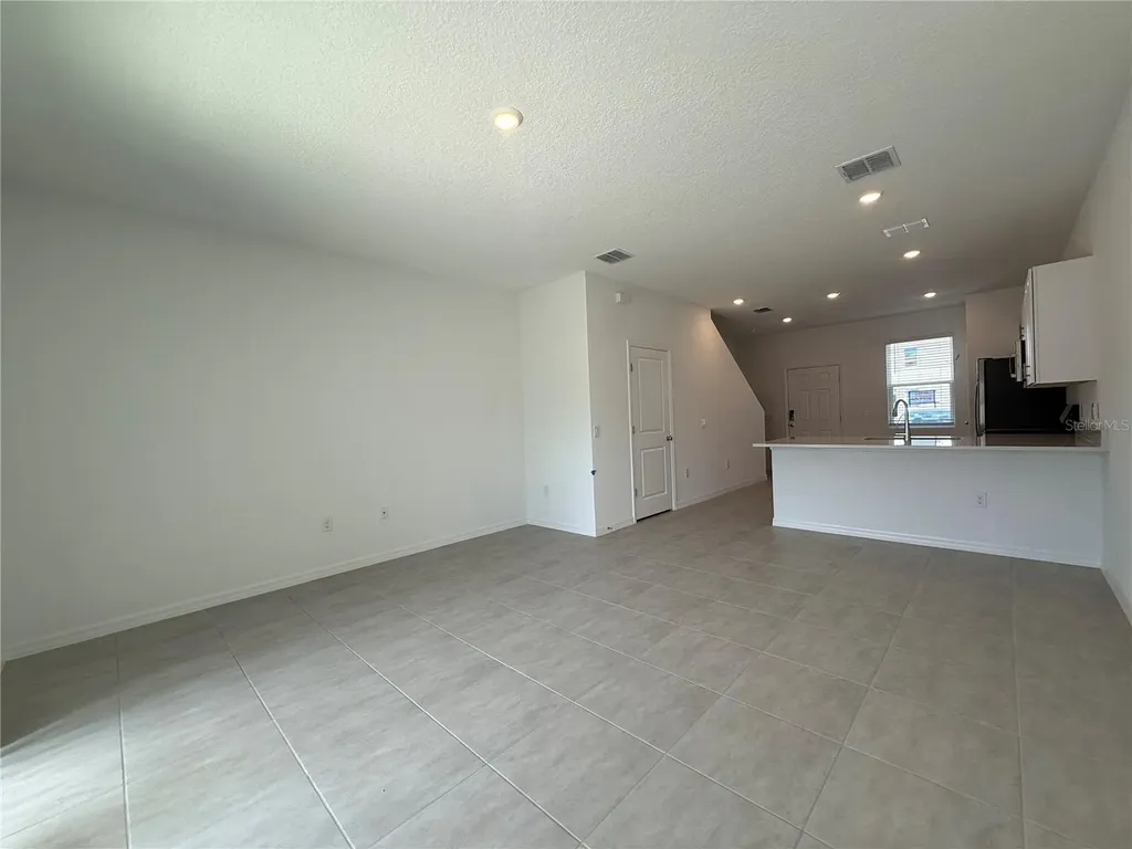 3009 Skyline Loop Kissimmee FL 34758