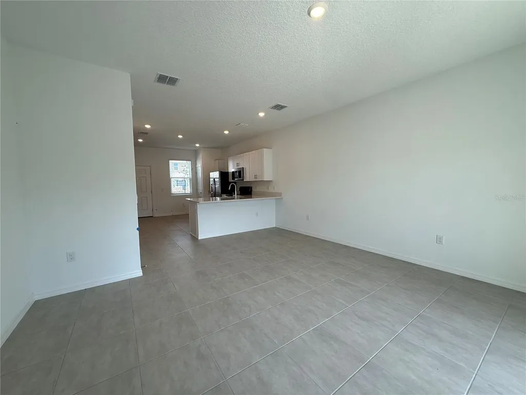3009 Skyline Loop Kissimmee FL 34758