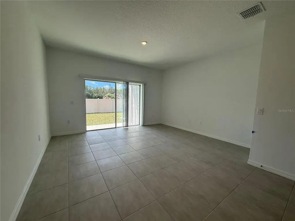 3009 Skyline Loop Kissimmee FL 34758