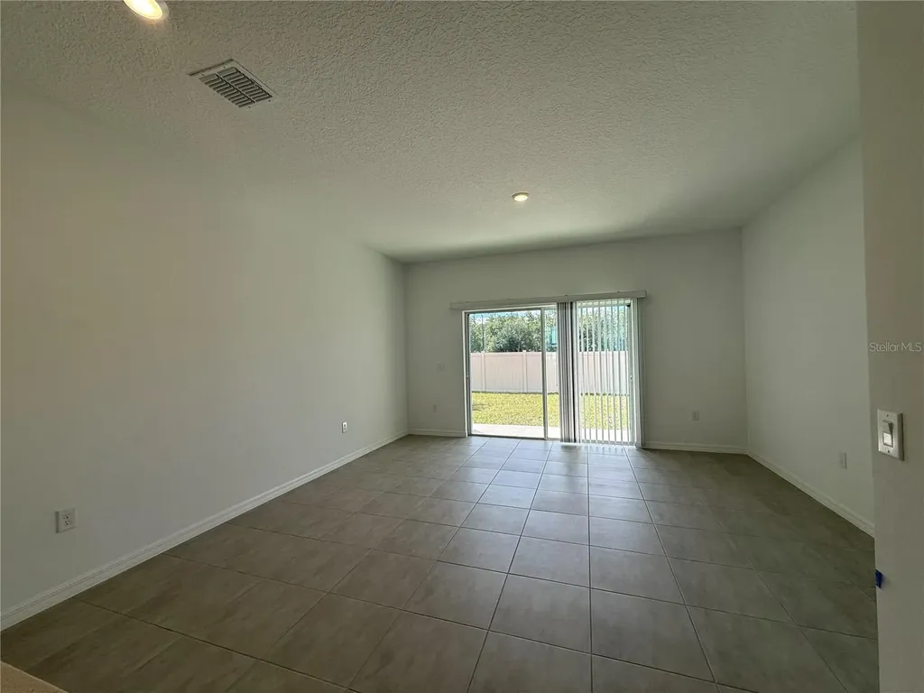 3009 Skyline Loop Kissimmee FL 34758