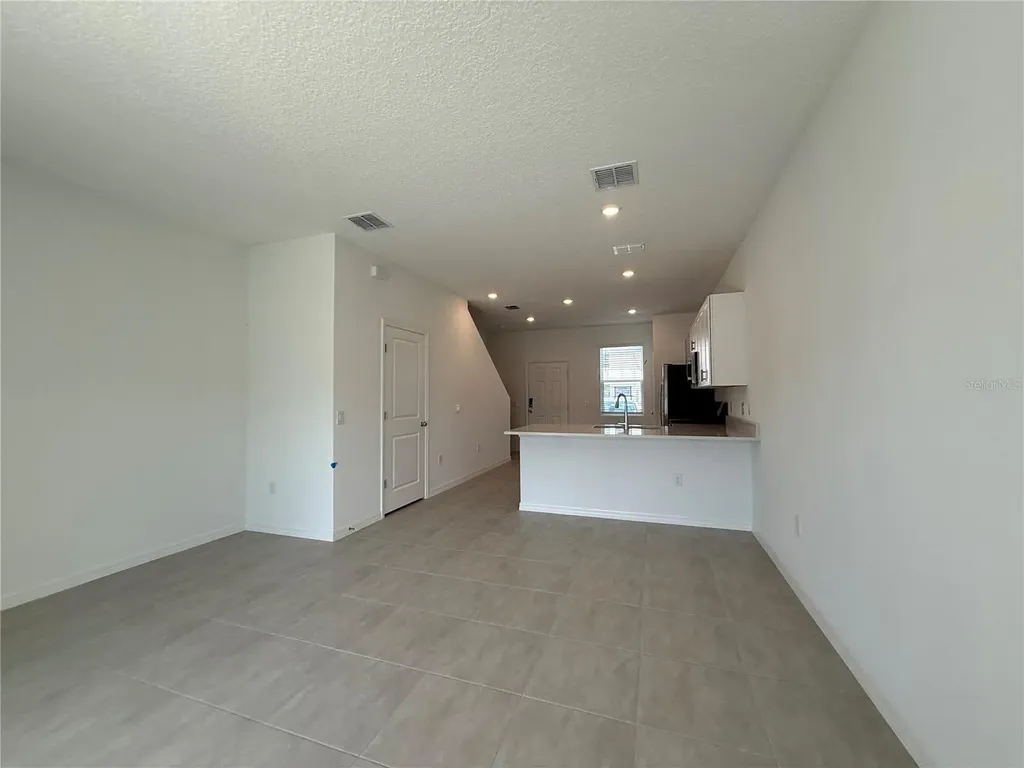 3009 Skyline Loop Kissimmee FL 34758