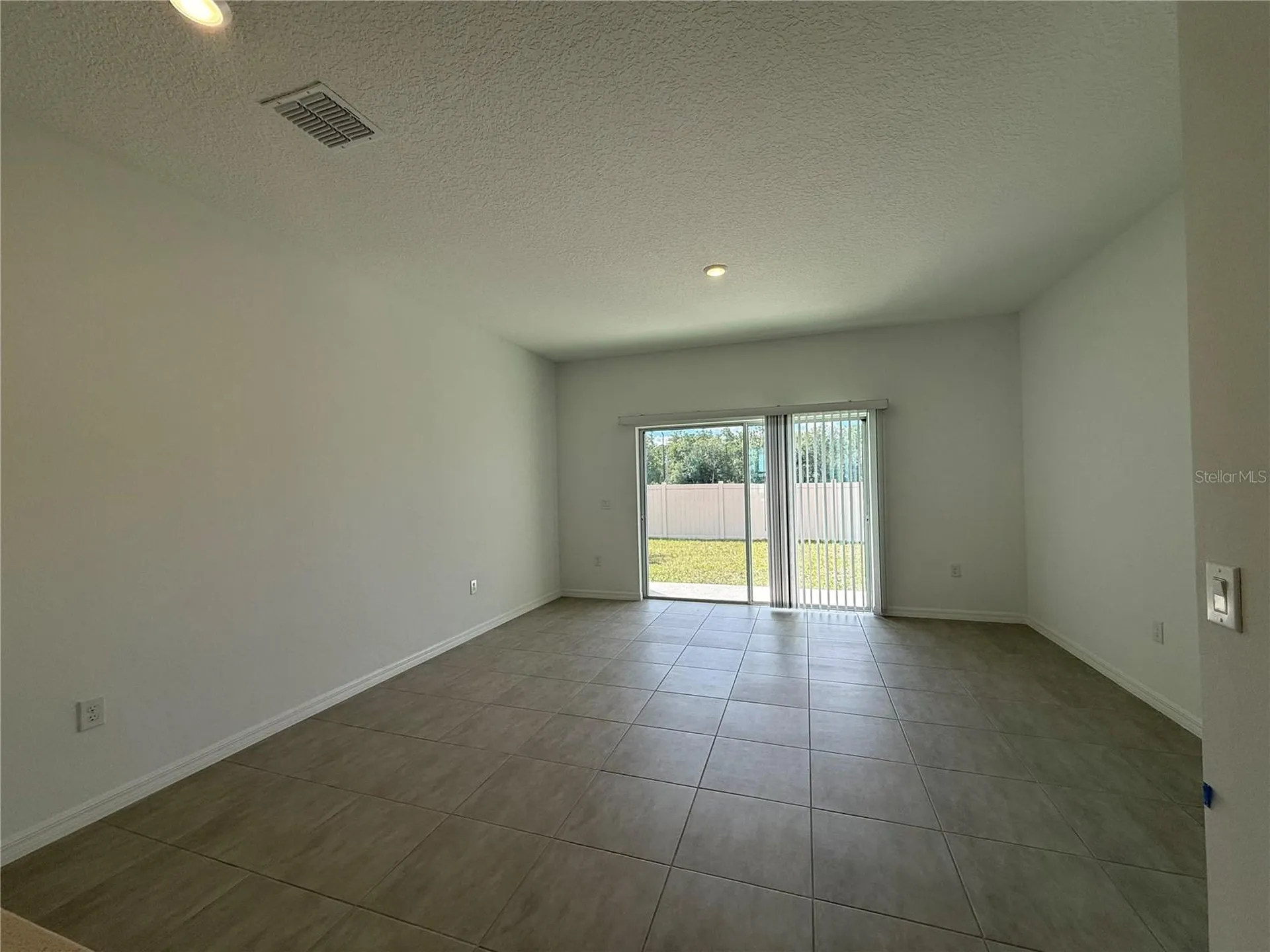 3009 Skyline Loop Kissimmee FL 34758