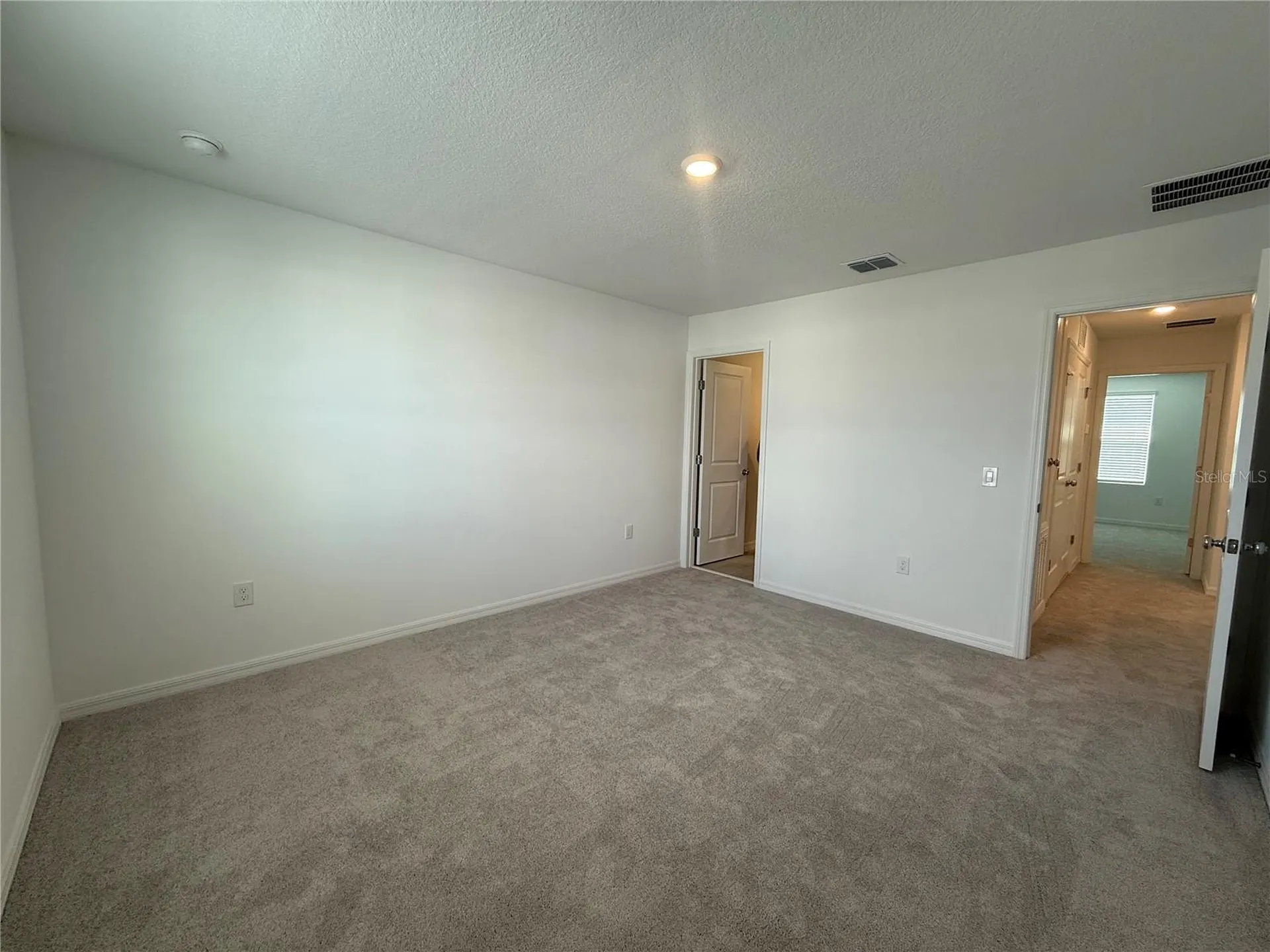 3009 Skyline Loop Kissimmee FL 34758