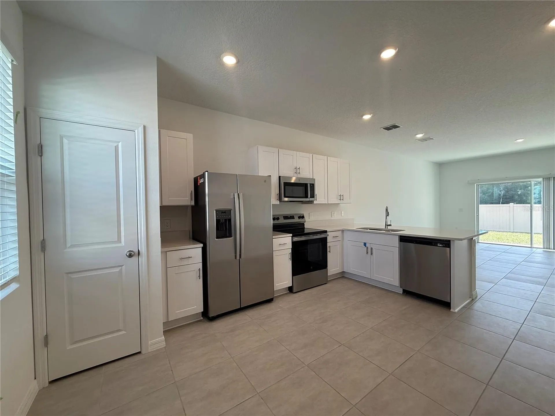 3009 Skyline Loop Kissimmee FL 34758