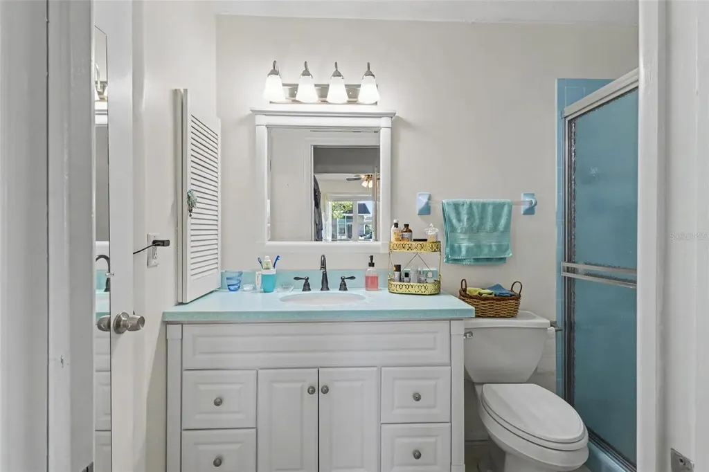 1327 Glendale Circle W Sarasota FL 34232