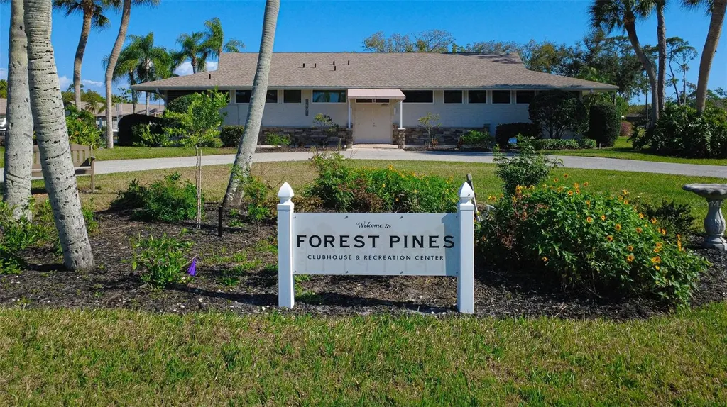 1327 Glendale Circle W Sarasota FL 34232