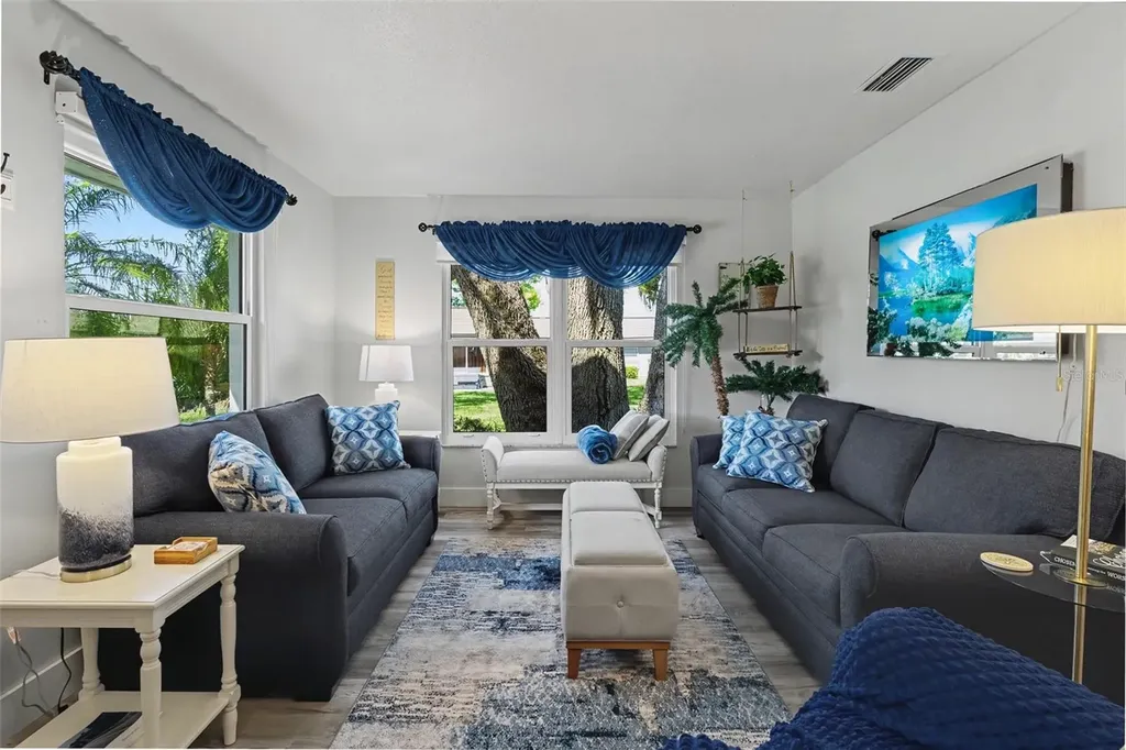 1327 Glendale Circle W Sarasota FL 34232