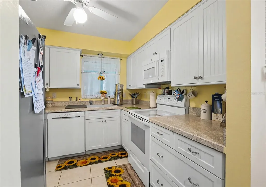1327 Glendale Circle W Sarasota FL 34232