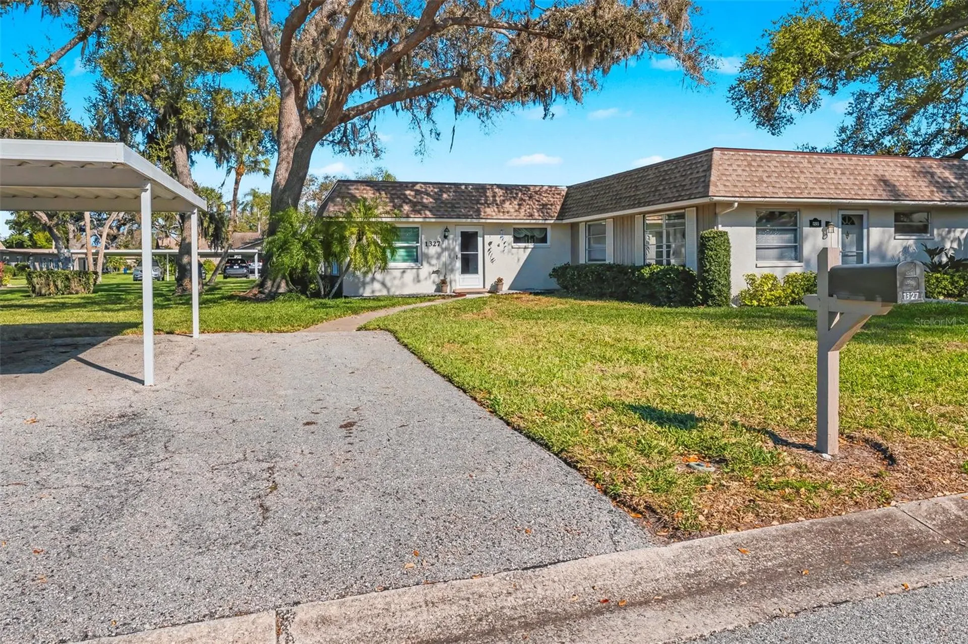 1327 Glendale Circle W Sarasota FL 34232