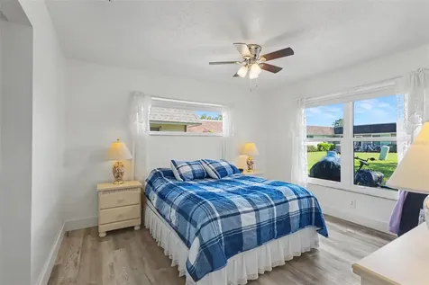 1327 Glendale Circle W Sarasota FL 34232