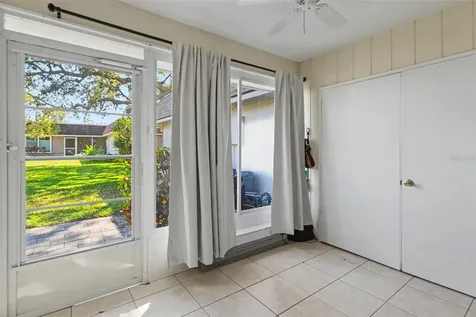 1327 Glendale Circle W Sarasota FL 34232