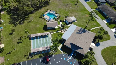 1327 Glendale Circle W Sarasota FL 34232