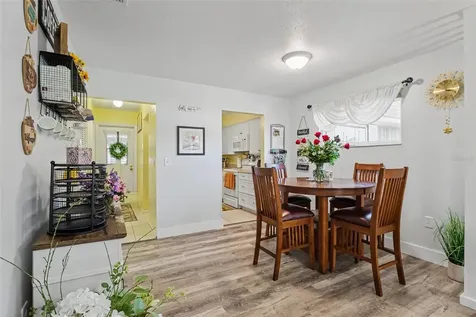 1327 Glendale Circle W Sarasota FL 34232