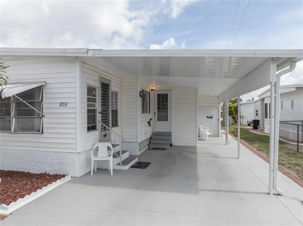 203 Harvest Lane North Fort Myers FL 33917
