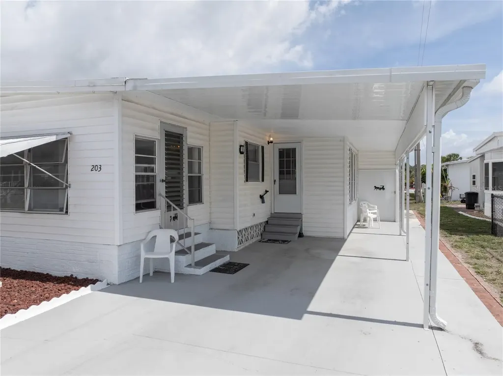 203 Harvest Lane North Fort Myers FL 33917