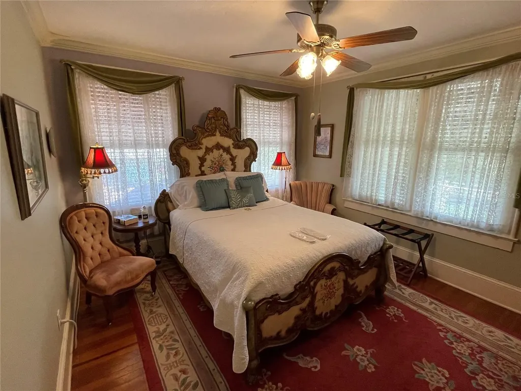 347 E 3rd Avenue Mount Dora FL 32757