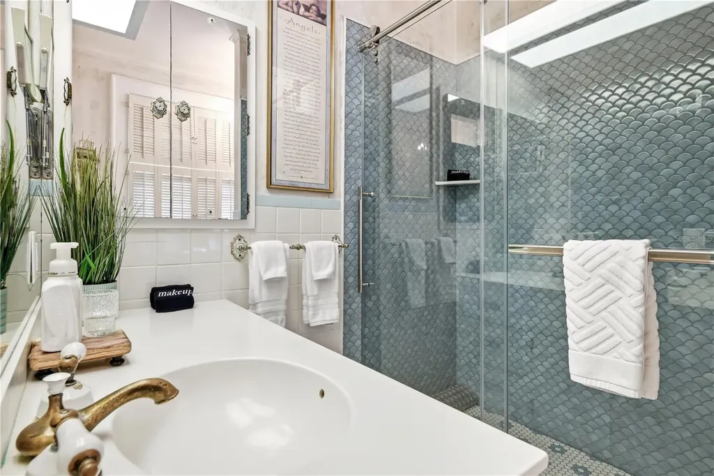 347 E 3rd Avenue Mount Dora FL 32757