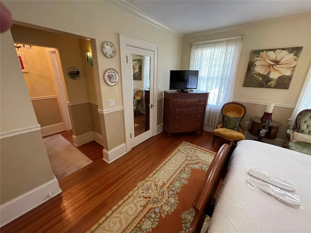 347 E 3rd Avenue Mount Dora FL 32757