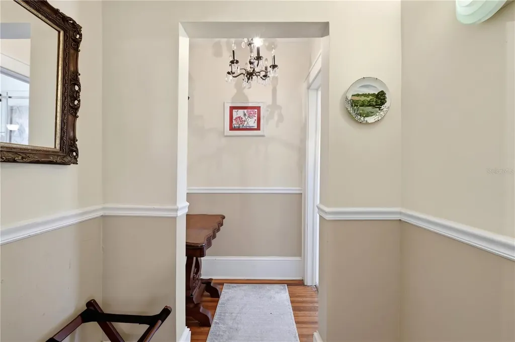 347 E 3rd Avenue Mount Dora FL 32757