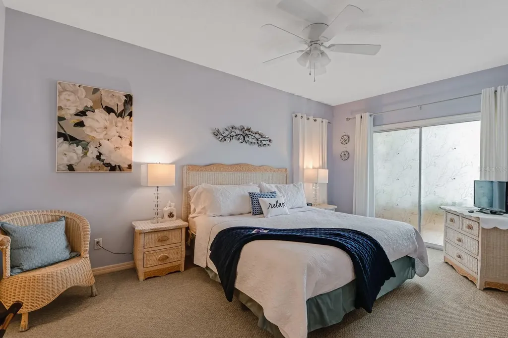 347 E 3rd Avenue Mount Dora FL 32757