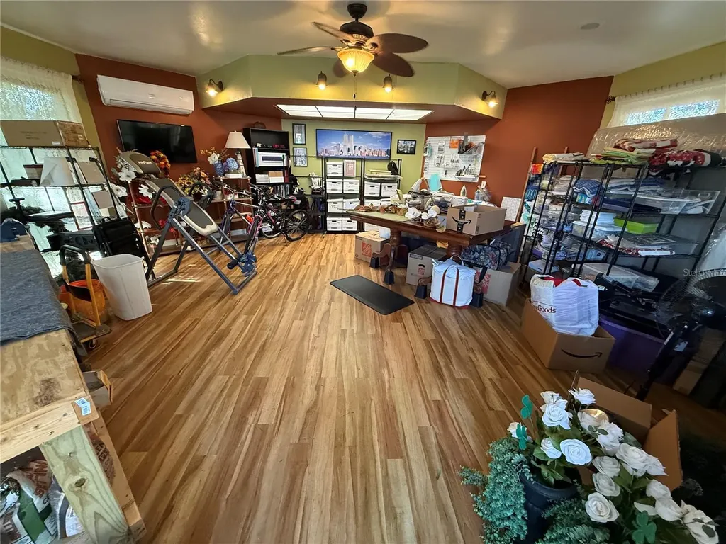 347 E 3rd Avenue Mount Dora FL 32757